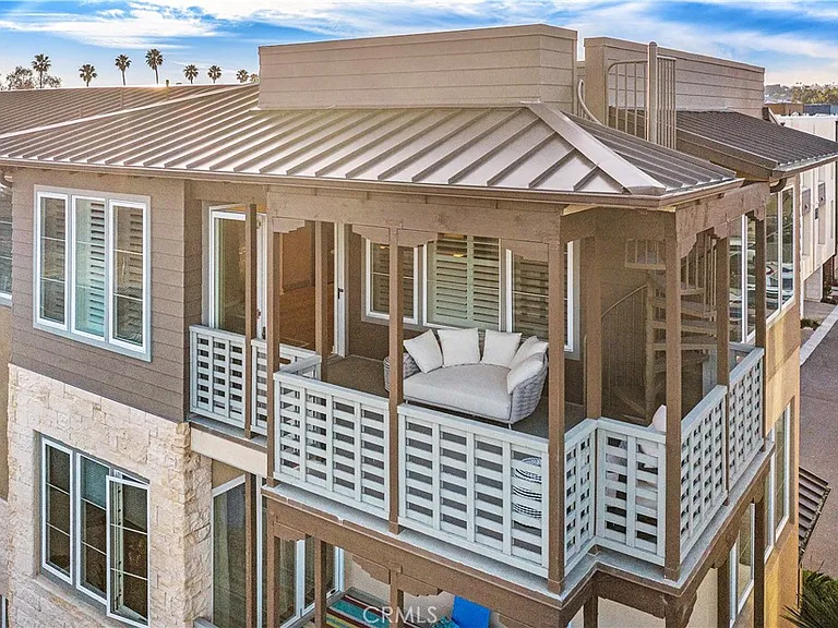1309 Doheny Way — Photo 25