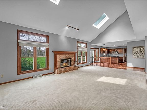 5th image of 2050 McClaren Ln