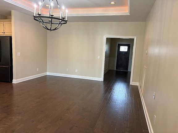 4th image of 109 Sugar Tree Ln