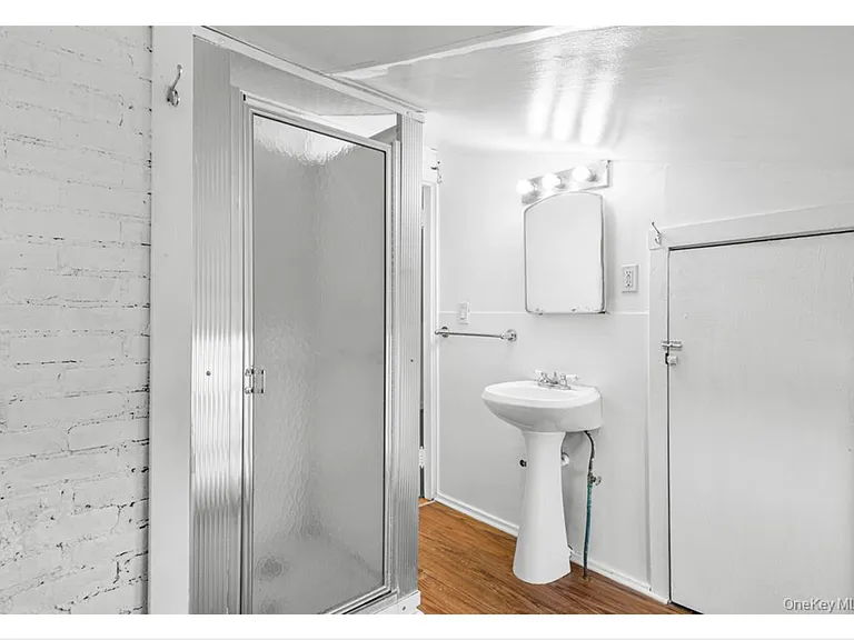 Spacious 3rd floor bathroom