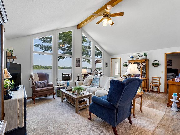 4th image of 3139 E Colony Ave