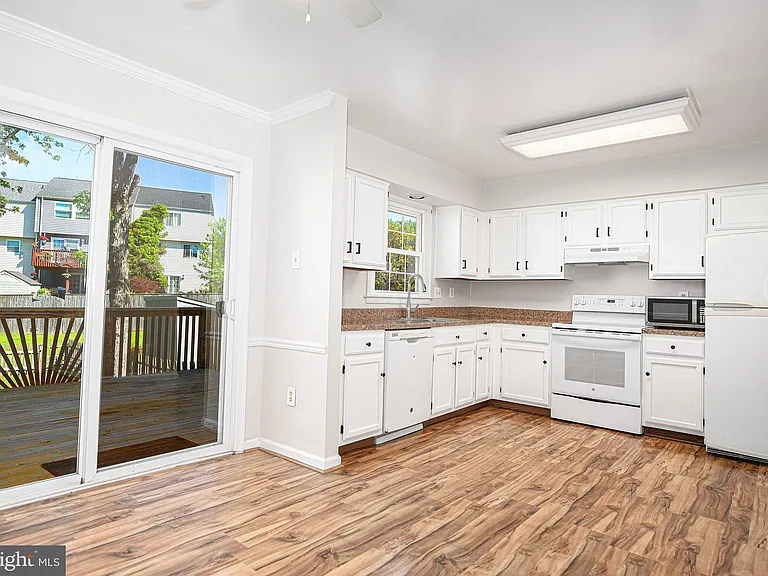 3406 Winter Moss Ct — Photo 8