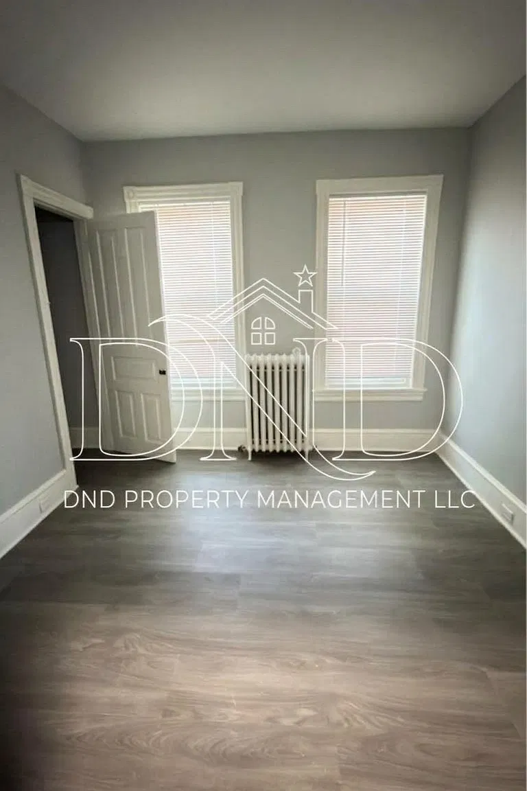 2 bed, $1,300 — Photo 4