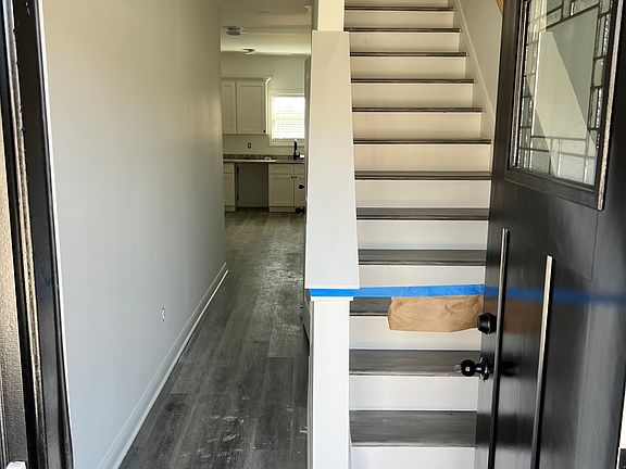 3rd image of 846 Ridgewood Dr #1-5