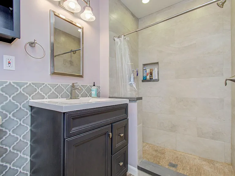 9002 Railton St — Photo 27