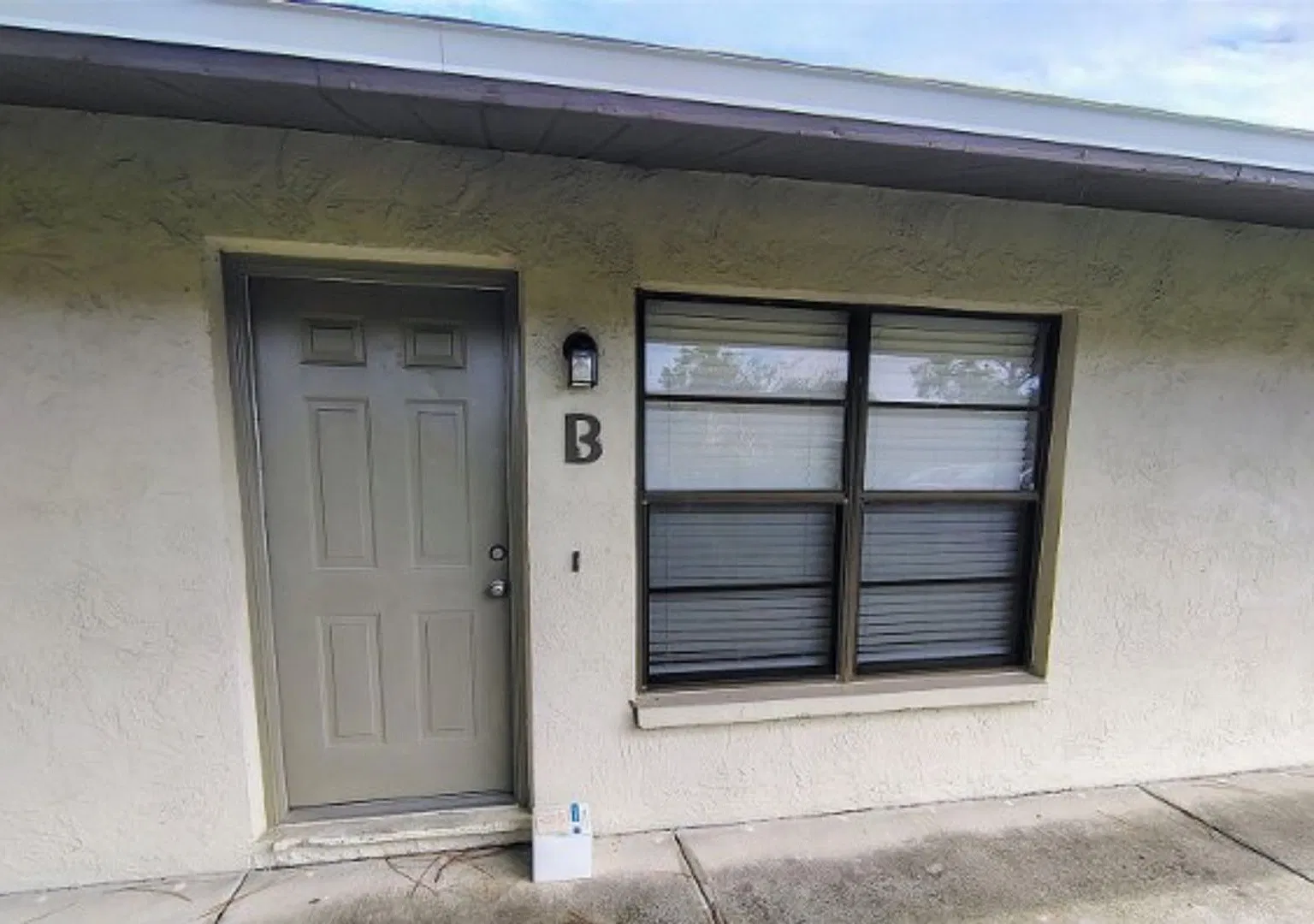 Bardmoor Villas — Photo 1