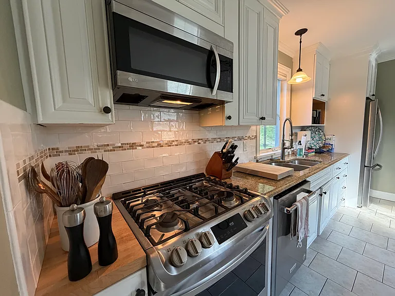 198 Cedar Ln — Photo 11