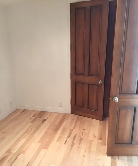 3712 The Strand — Photo 11
