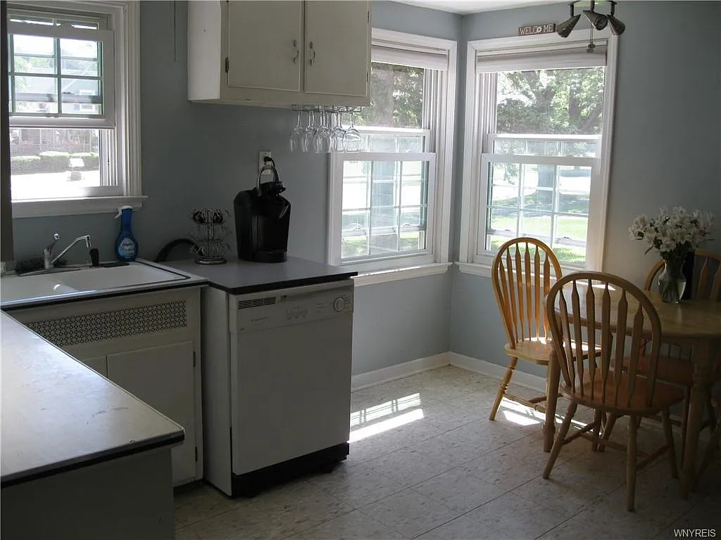 3 bed, 1332 sqft, $1,800 — Photo 4