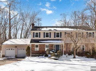 18 Kings Ct, Woodcliff Lake, NJ 07677