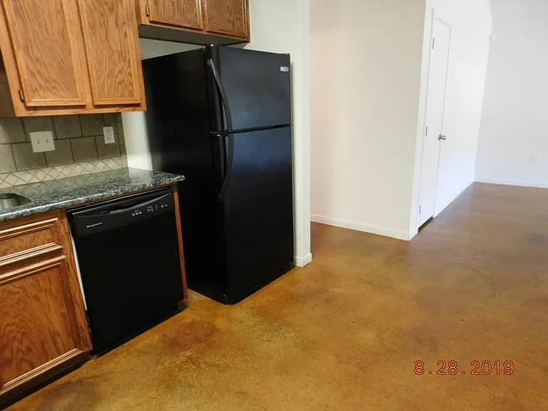 1202 Cavalry Ln #B — Photo 9