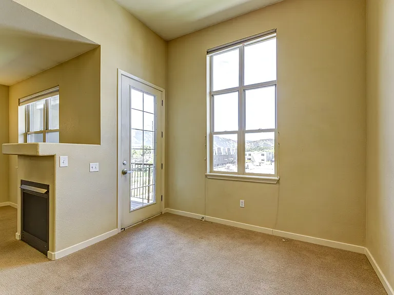 2930 Bluff #322 — Photo 4
