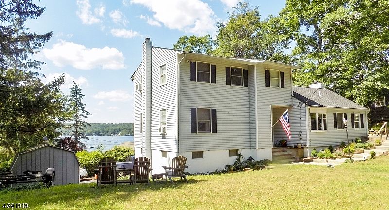 1st image of 23 Bonaparte Point Dr
