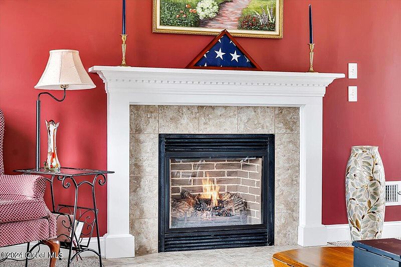 4th image of 28 Beacon Street