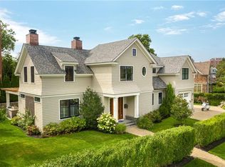 21 Prairie Ave, Newport, RI 02840
