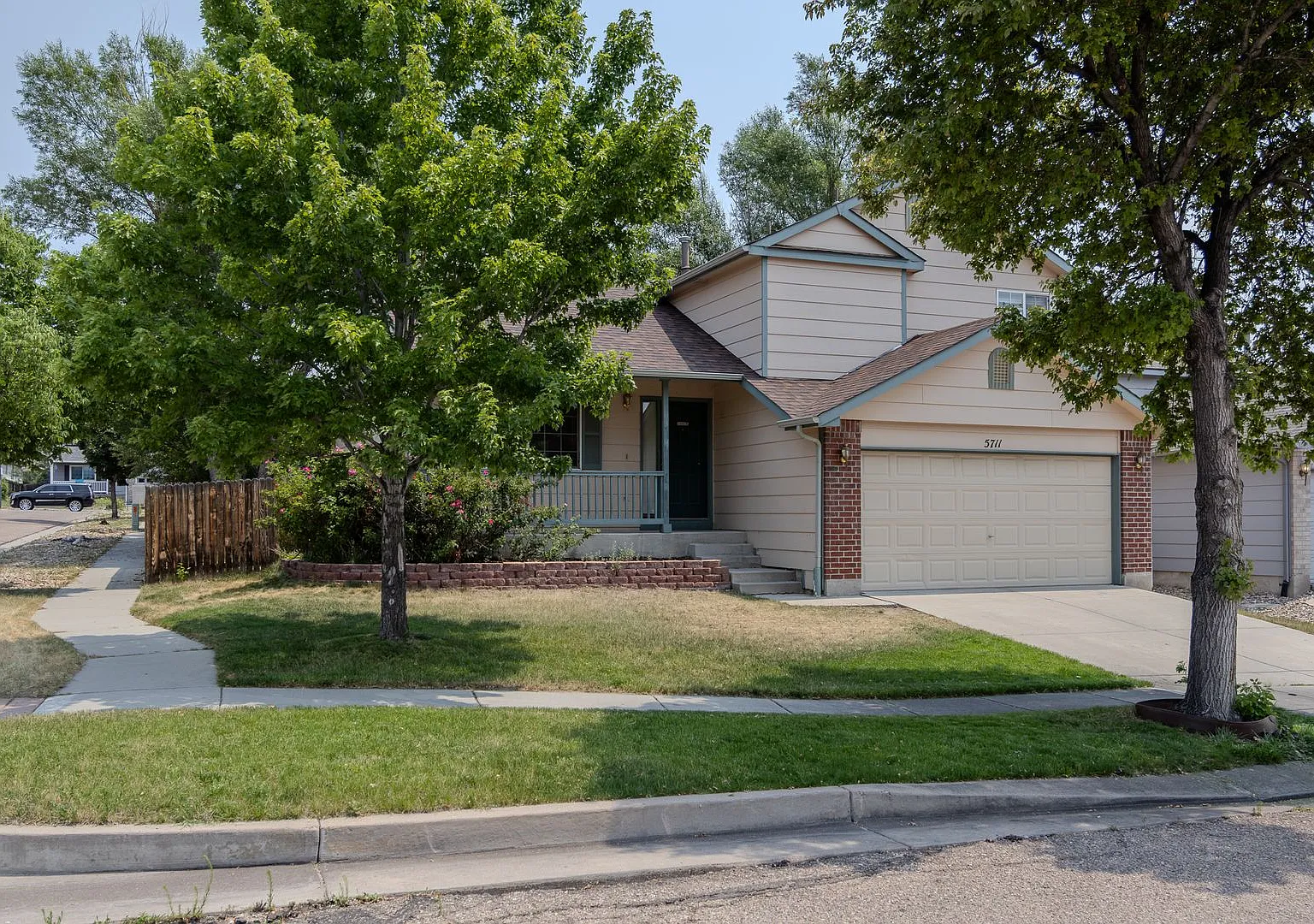 Large Stetson Hills Home! — Photo 3
