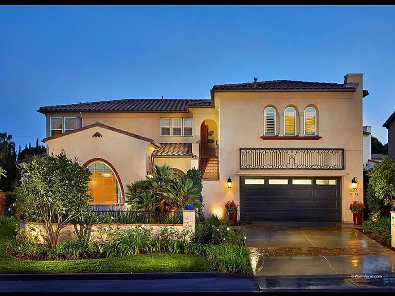 1679 Buena Vista Way — Photo 1