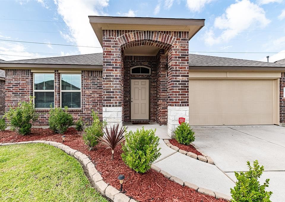1st image of 2915 Canadian Goose Ln