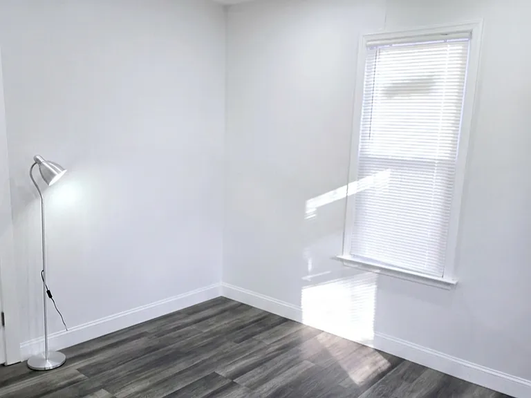 46 Varsity Rd #1R — Photo 5