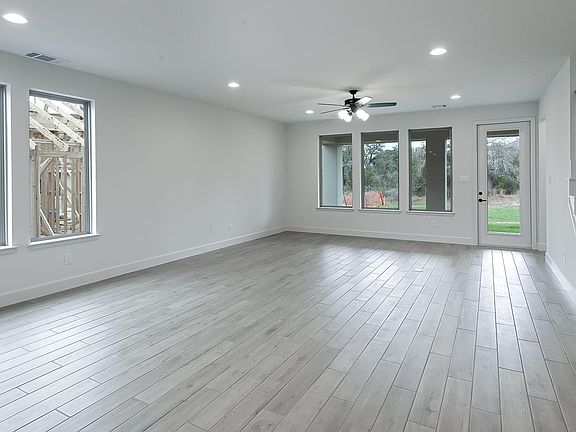 3rd image of 719 Alta Circle