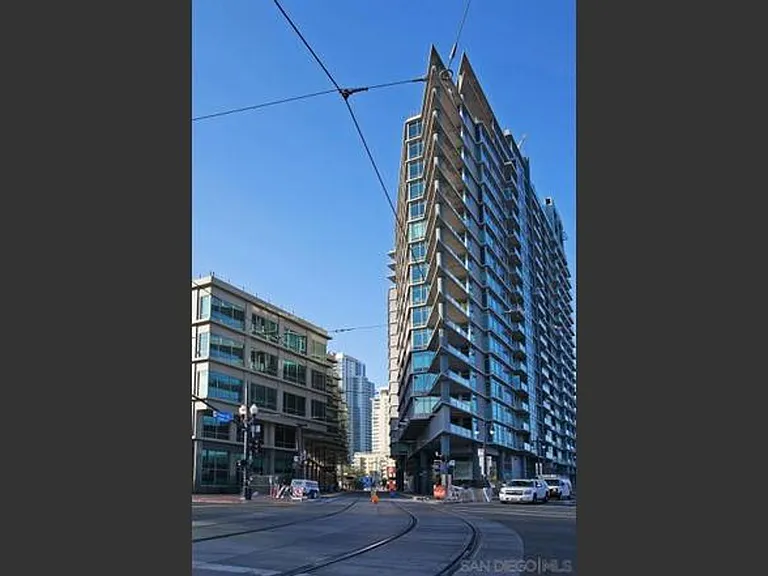 1080 Park Blvd #512 — Photo 33