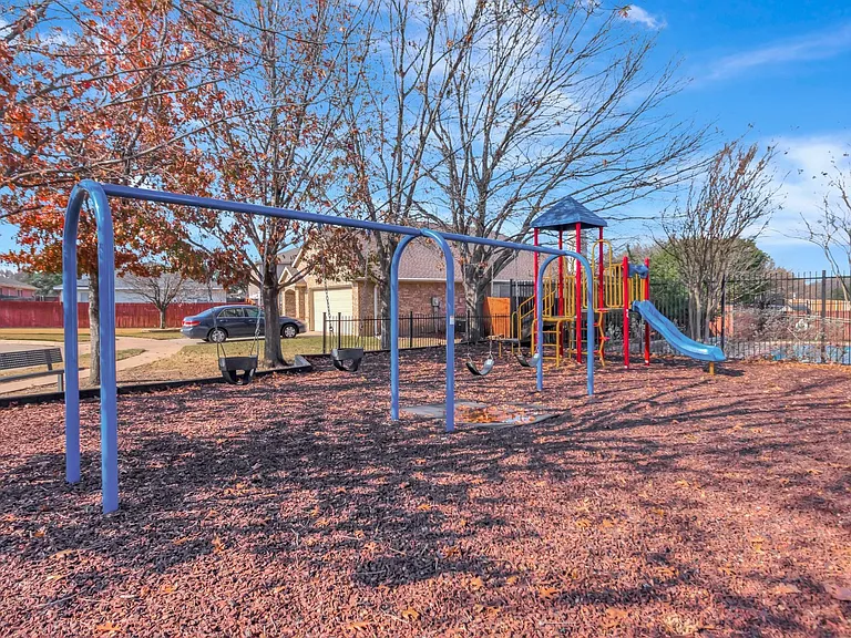 1037 Triple Crown Dr — Photo 29