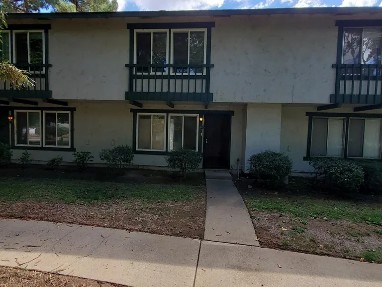 8915 Salmon Falls Dr #C — Photo 3