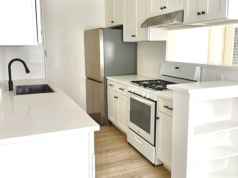 1437 Harvard St #2 — Photo 12