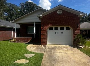 1405 Holly Hill Ln, Anniston, AL 36207