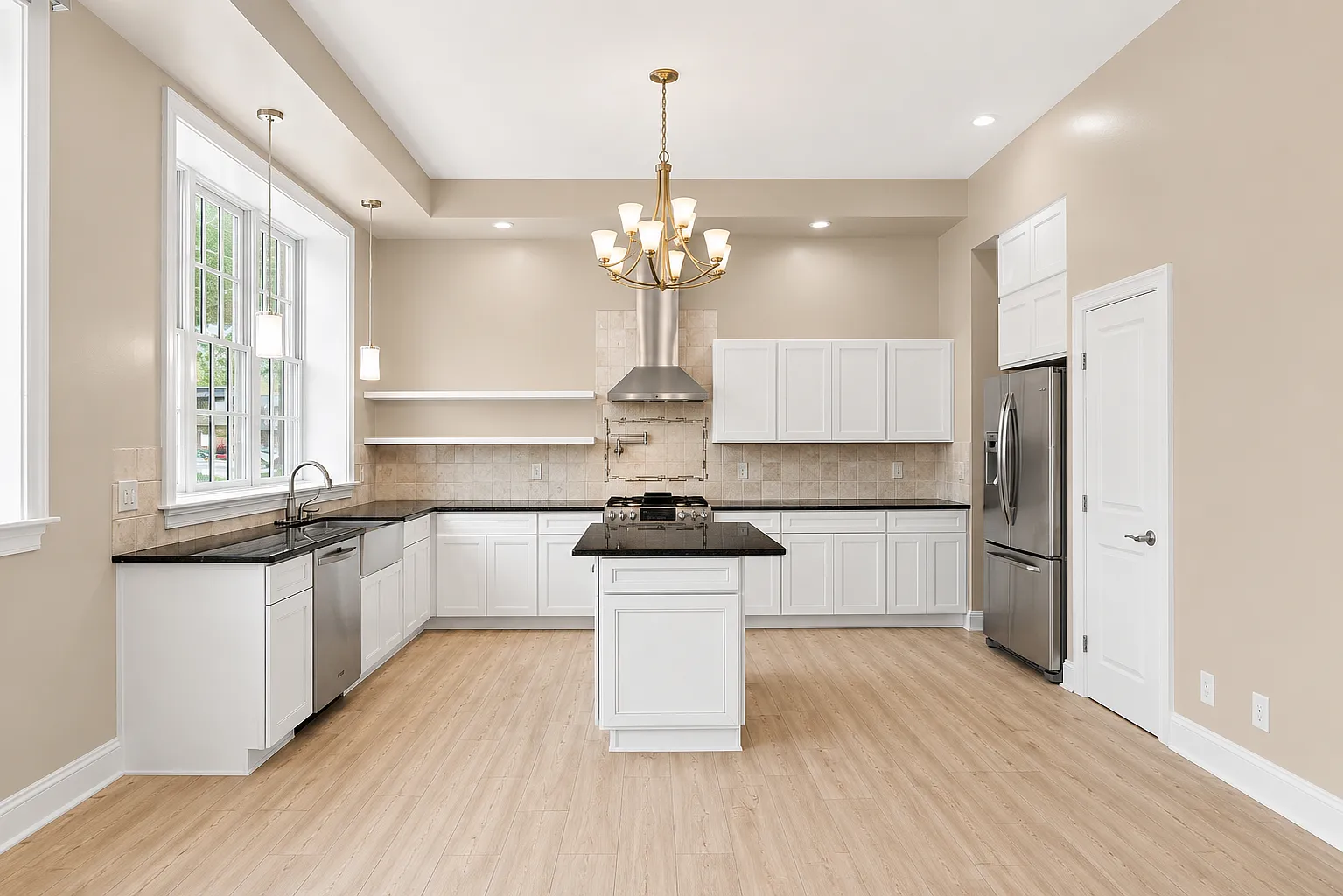 2 bed, 1.5 bath, 1500 sqft, $2,999 — Photo 4