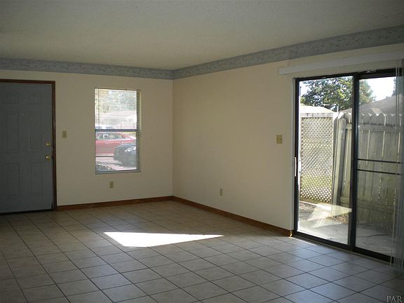 4th image of 3262 Maplewood Dr APT B