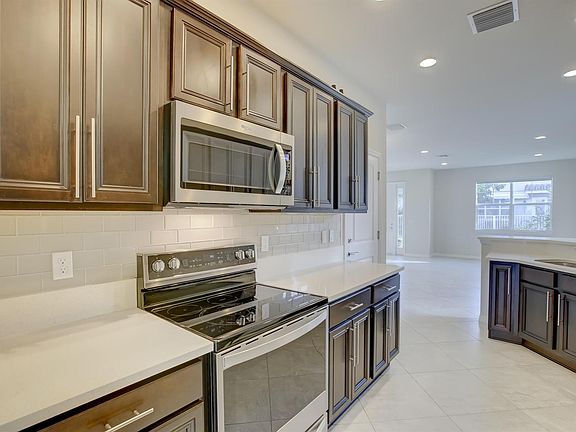 4th image of 4034 Long Leaf Ln #434