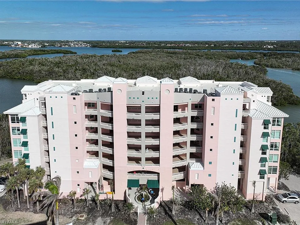 262 Barefoot Beach Blvd #306