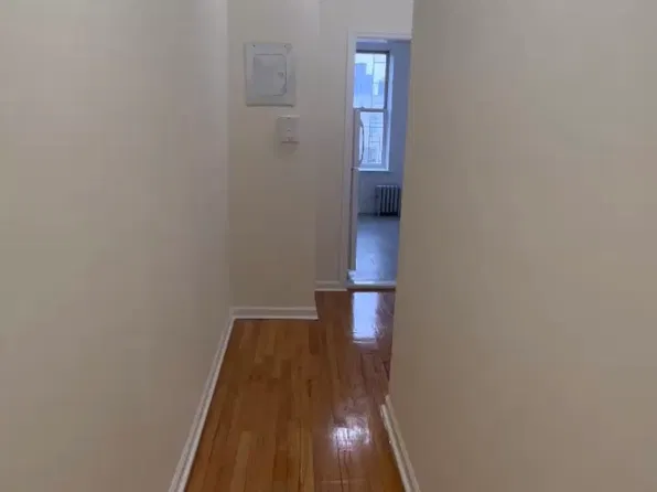16418 43rd Ave #4, Flushing, NY 11358