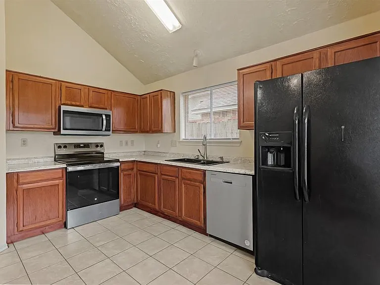 8731 Croteau Dr — Photo 8