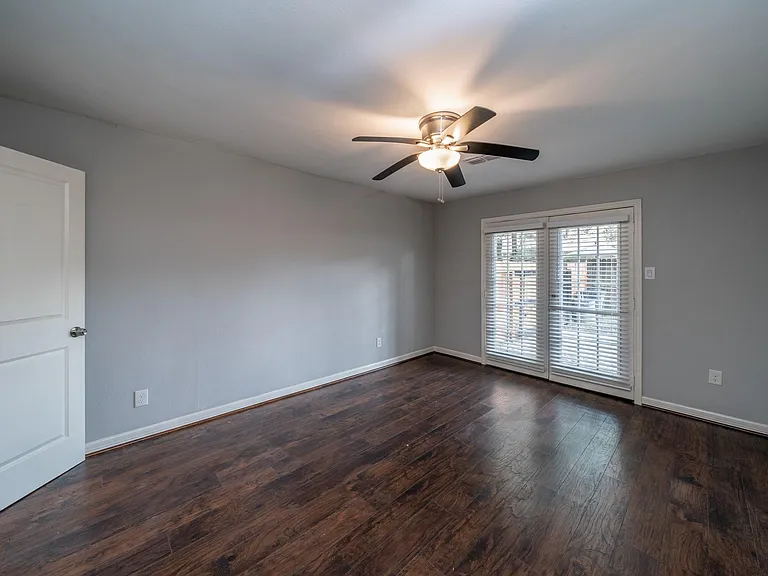1907 Ashford Hollow Ln — Photo 21