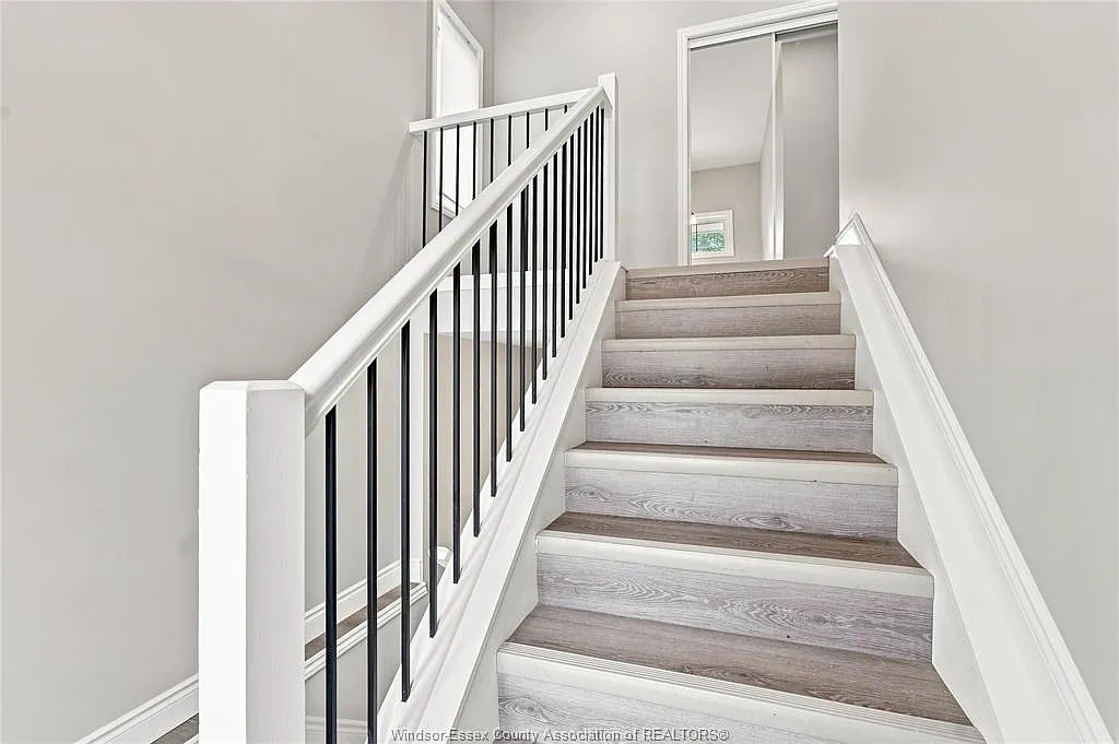 4 bed, $2,500 — Photo 4