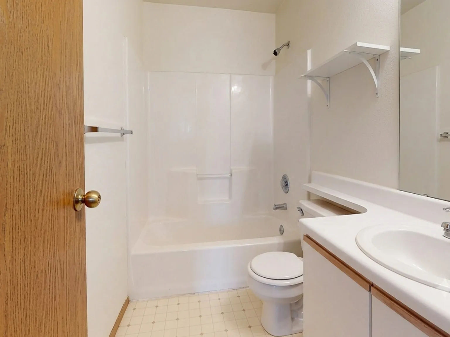 2257 Skyline Ln W — Photo 4