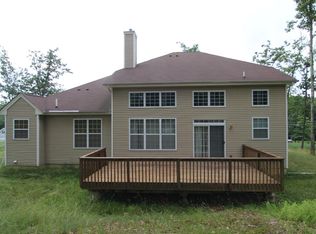 3597 Kensington Dr, Bushkill, PA 18324