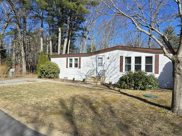 37 Cherokee Way, Rochester, NH 03867