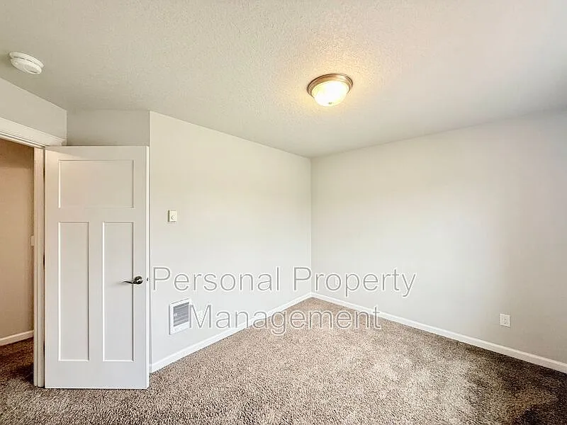 2 bed, 1.5 bath, 1170 sqft, $1,695 — Photo 3