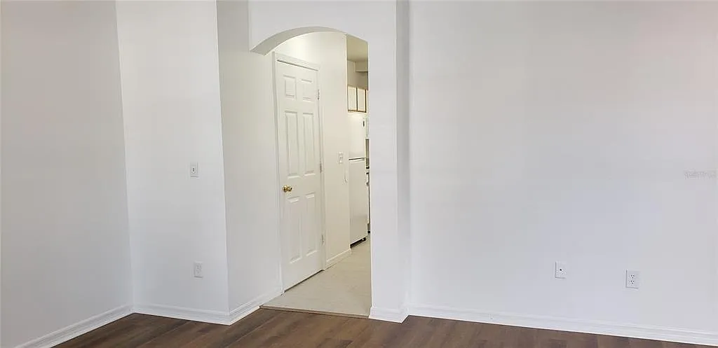 2 bed, 2.5 bath, 1358 sqft, $1,700 — Photo 3