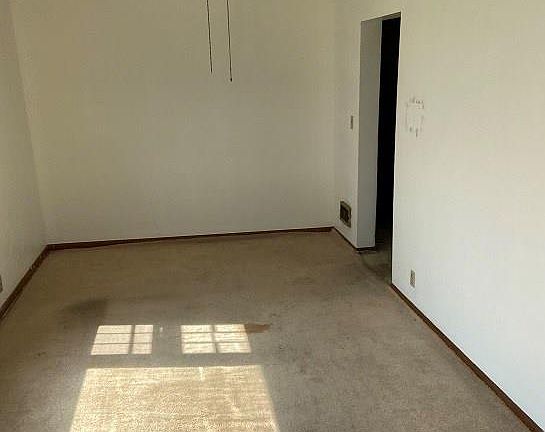 5th image of 4448 Hoover Ave