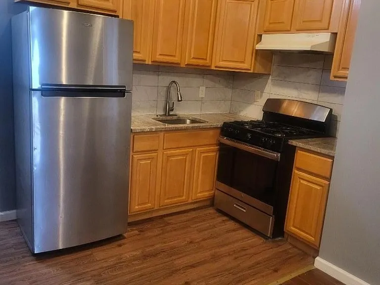 314 Rosehill Pl — Photo 2