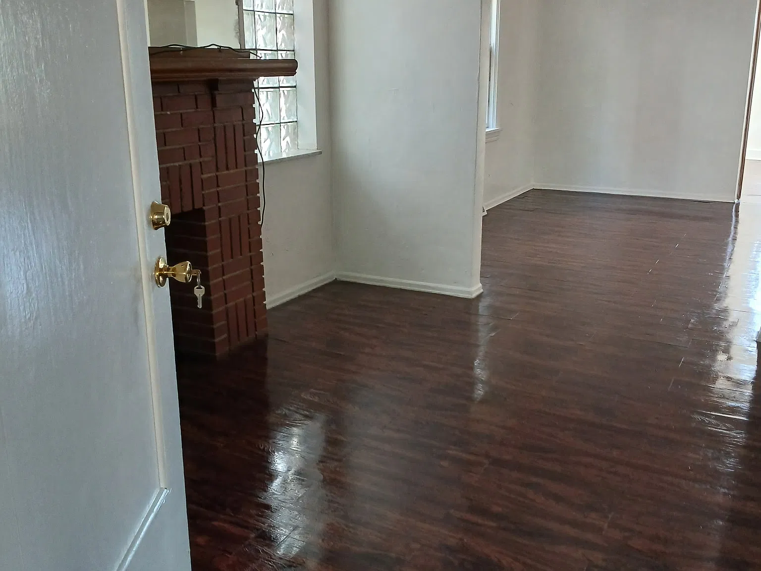 2 bed, 900 sqft, $1,176 — Photo 2