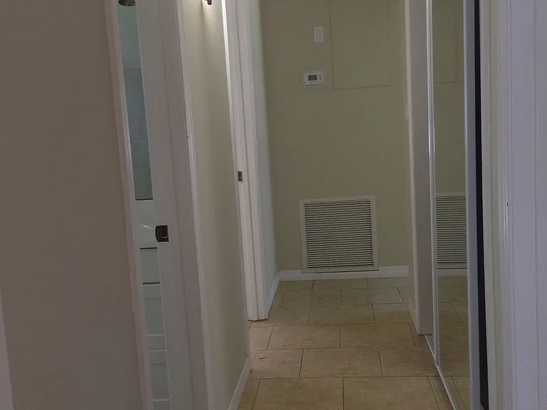 2462 Hyde Park St — Photo 17