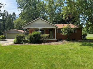 17535 Ridge Rd, Northville, MI 48168