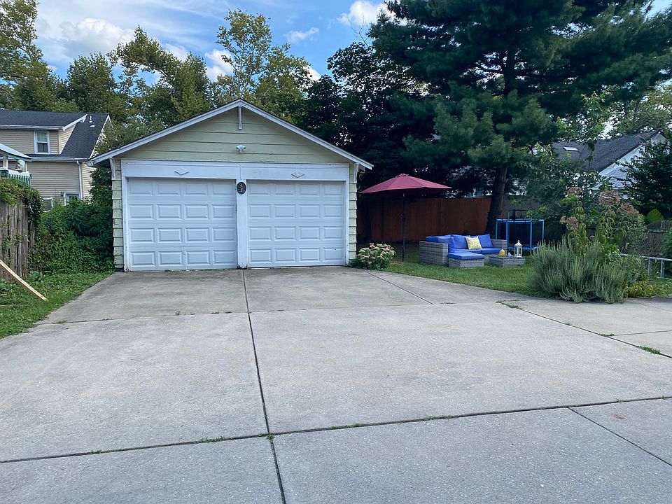 left side divided for 2nd fl use