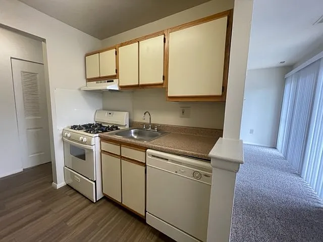 Autumn Ridge Apartments — Photo 41