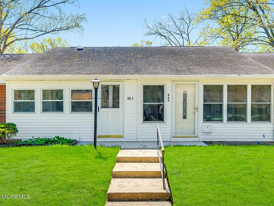 1st image of 86C Dorchester Drive